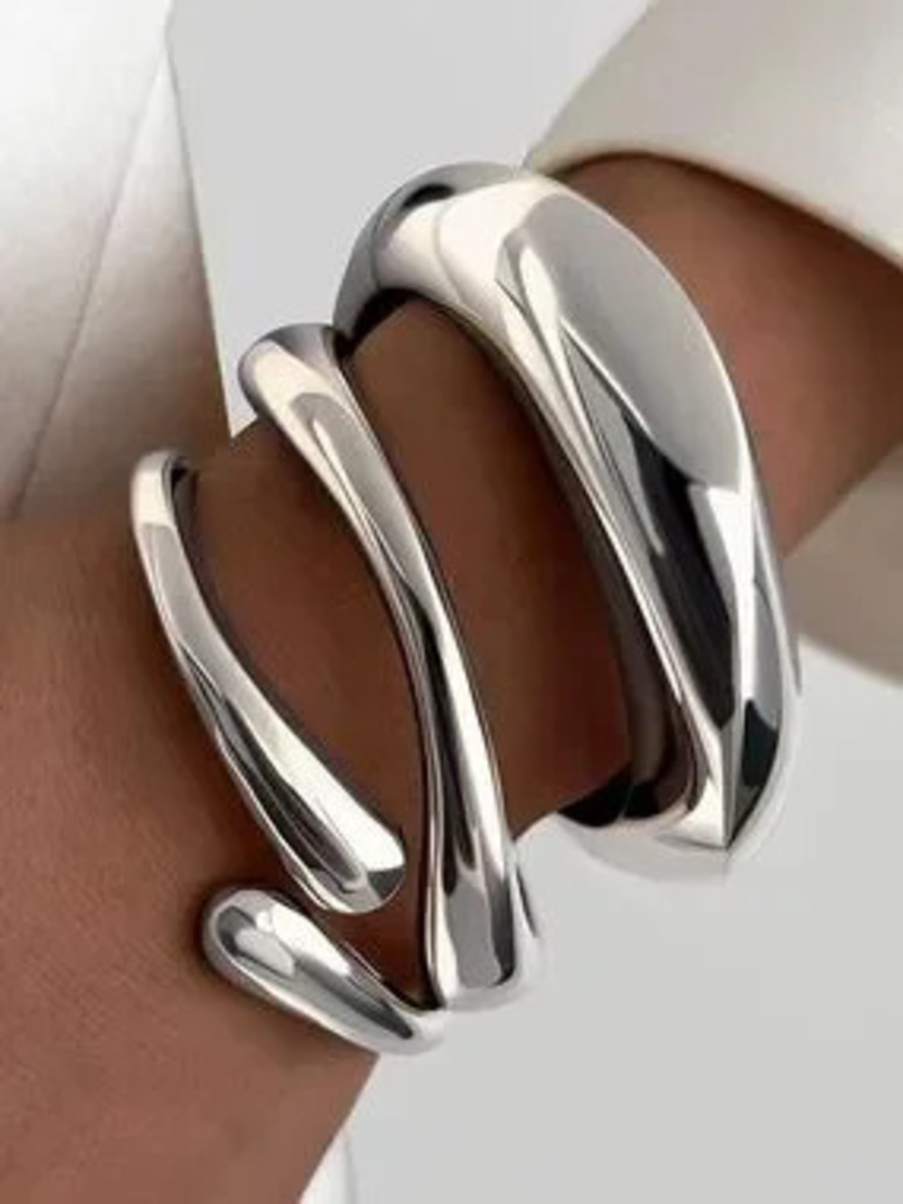 Aurette Sculptural Silver Cuff Bracelet Set